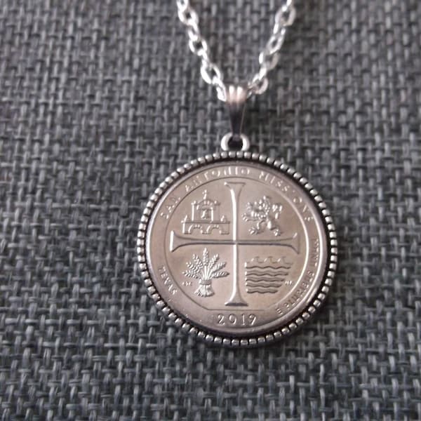 San Antonio Mission Texas United States Quarter Coin Necklace United States Texas Quarter Pendant in Pendant Tray