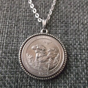 Shawnee Illinois  Quarter Coin Necklace United States Shawnee Illinois State Quarter Pendant in Pendant Tray
