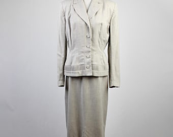 Vintage 1940s Skirt Suit Pleating Detail