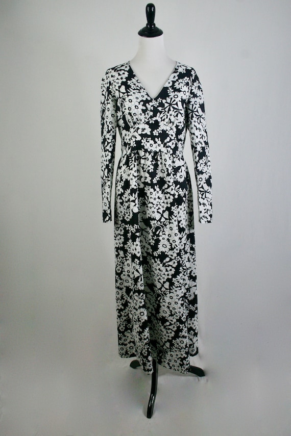 Vintage 1970s Dress Black White Floral Maxi Dress - image 2