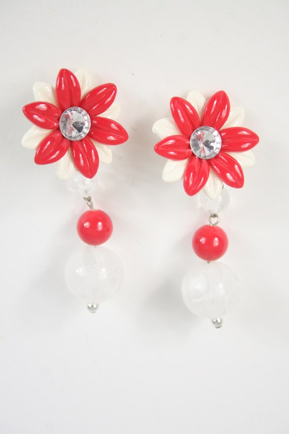 Vintage 1960s Earrings Plastic Flower Bead Clip O… - image 6