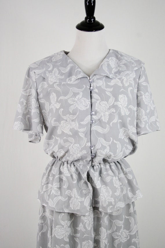 1980s Skirt Blouse Set Gray Orchid Print Peplum S… - image 4