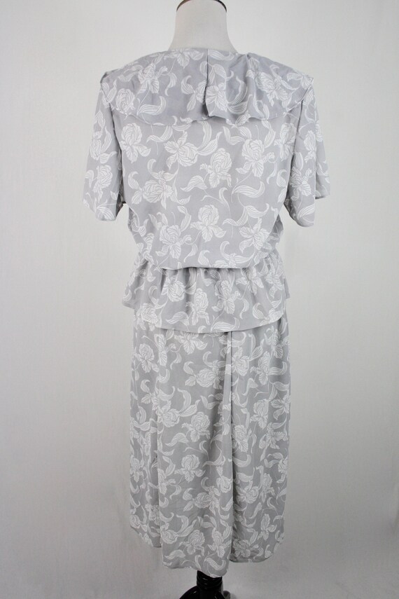 1980s Skirt Blouse Set Gray Orchid Print Peplum S… - image 6