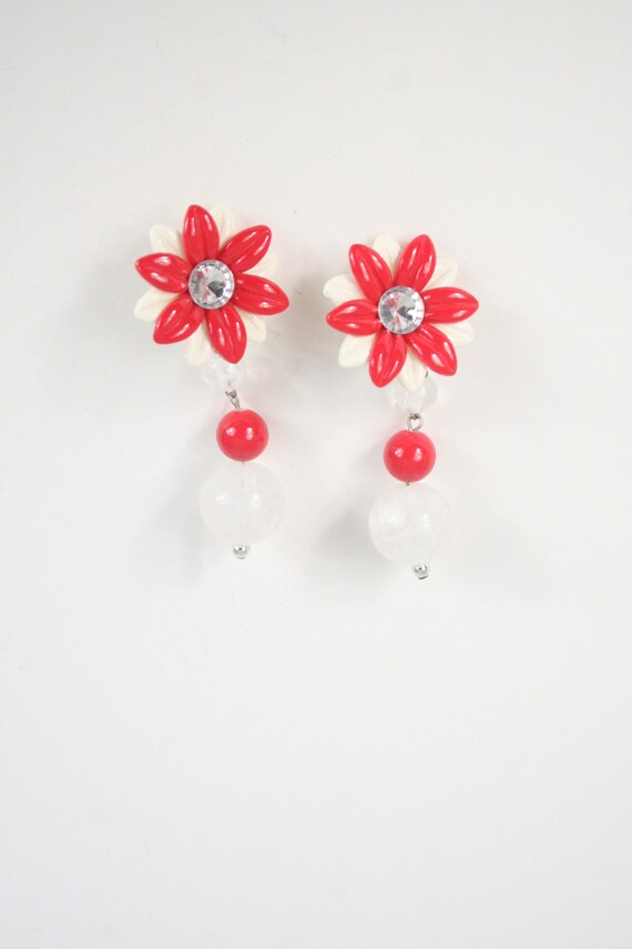 Vintage 1960s Earrings Plastic Flower Bead Clip O… - image 5