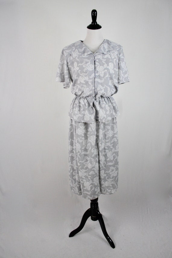 1980s Skirt Blouse Set Gray Orchid Print Peplum S… - image 2