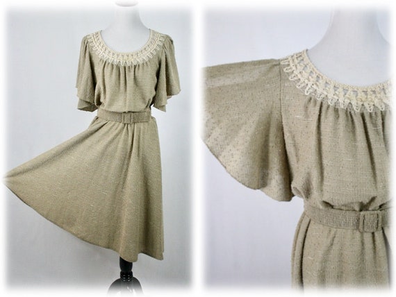 1970s Dress Flutter Sleeves Macrame Trim Dress - image 1