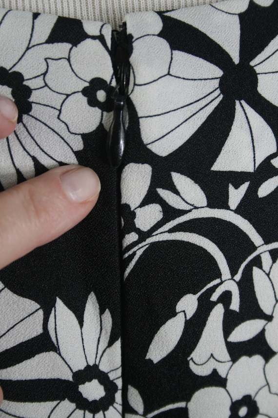 Vintage 1970s Dress Black White Floral Maxi Dress - image 10