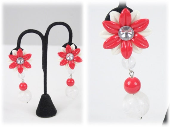 Vintage 1960s Earrings Plastic Flower Bead Clip O… - image 1