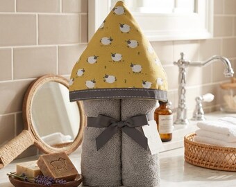 Farm Animals Hooded Towel: Personalized Cotton Bath Towel for Kids