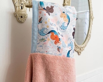 Serviette à capuche sirène : serviette de plage et de bain en coton personnalisée