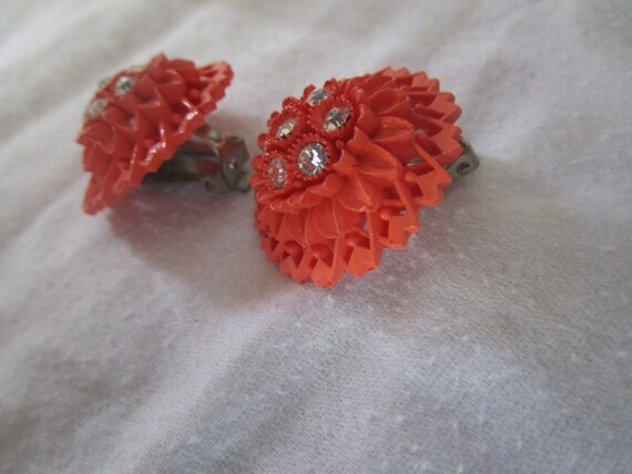 Retro Mid Century Modern  Clip on Earrings Odd Or… - image 2