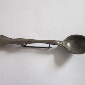 Antique Sterling Silver Pattern recognition Salt Spoon Brooch Westmoreland