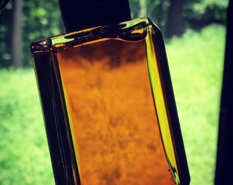 Umami Ceylon 2019 - Premium Hydro Distilled Sri Lankan Sandalwood Oil - Santalum Album - Rising Phoenix Perfumery