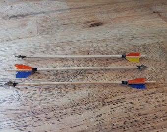 Set of three mini broadhead arrows
