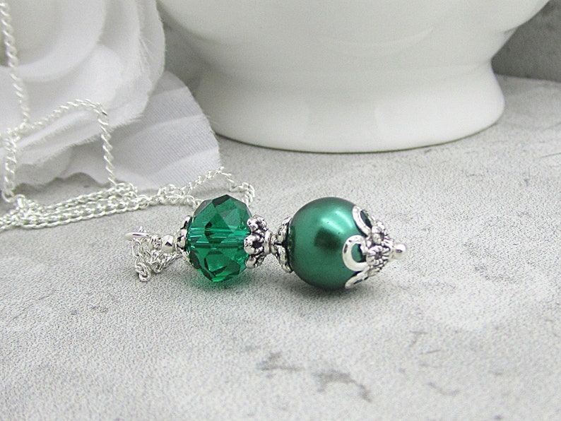 Emerald Green Pearl and Crystal Bridesmaid Necklace, Forest Wedding Jewellery, Dark Green Bridesmaid Gift Ideas, Matching Pearl Sets image 6