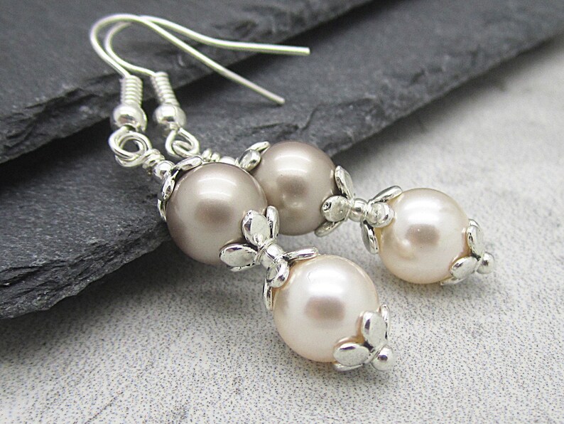 Taupe and Ivory Pearl Bridesmaid Earrings, Beige Wedding Jewellery, Pearl Bridal Earrings, Pearl Drops, Matching Wedding Sets, Cream Rose imagem 3