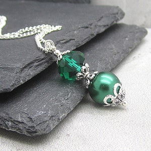 Emerald Green Pearl and Crystal Bridesmaid Necklace, Forest Wedding Jewellery, Dark Green Bridesmaid Gift Ideas, Matching Pearl Sets image 4