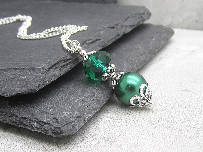 Emerald Green Pearl and Crystal Bridesmaid Necklace, Forest Wedding Jewellery, Dark Green Bridesmaid Gift Ideas, Matching Pearl Sets image 4