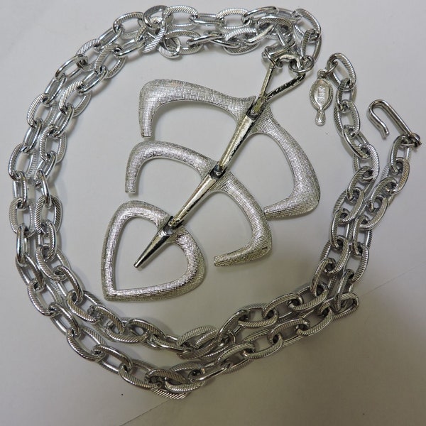 AS PRICED** - (1205) Vintage 1975 Sarah Coventry "FLIGHT" Silver Tone Textured Abstract Articulated Pendant on 8mm Chain - J Hook & Charm