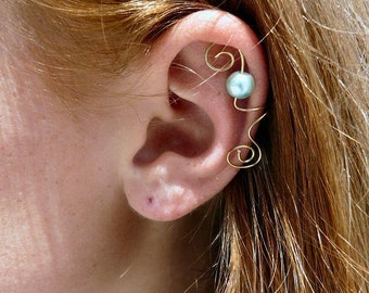 Ear Cuff (Gold & Mint Pearl)