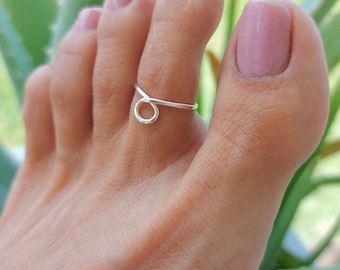 Toe Rings For Women Silver//Small Circle Toe Ring//Handmade Jewelry