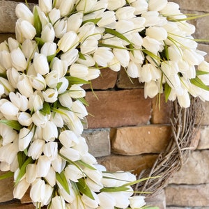 Cream Tulip Wreath/Spring Wreath/Summer Wreath/ Farmhouse Wreath/Grapevine Wreath/Front Door Wreath/Rustic Wreath.