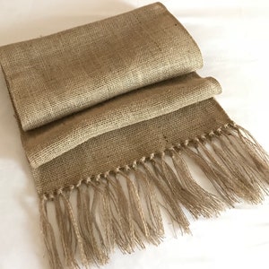 Burlap Table Runner with Fringer/Home Decor/Holiday Decor/Wedding Decor/Rustic Runner Table/Country Farmhouse Decor. Bild 3