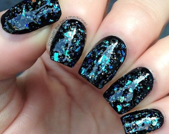 Esmalte de uñas artesanal embrujado