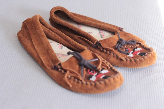 minnetonka slippers kids