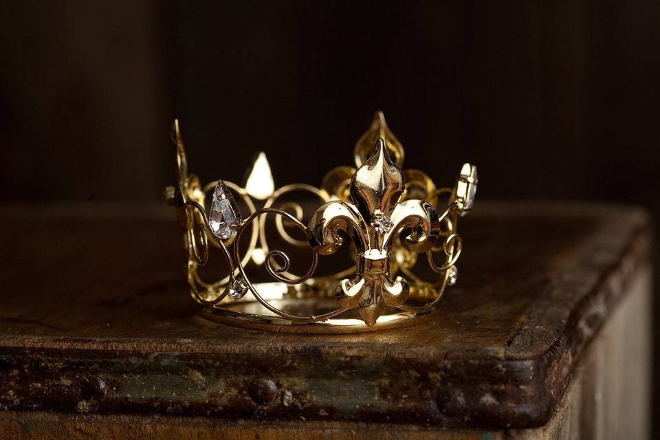 Golden Metal CROWNS Royal Headdress Gold Crown Tiara King Queen