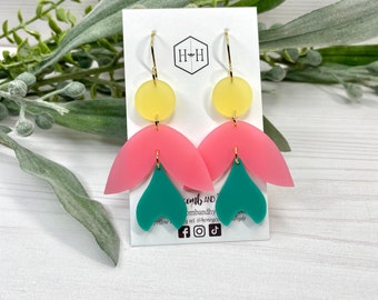 Boucles d'oreilles en acrylique Dangle, Boucles d'oreilles florales, Boucles d'oreilles florales Dangle, Cadeau d'anniversaire pour un ami, Cadeau du meilleur ami, Boucles d'oreilles colorées