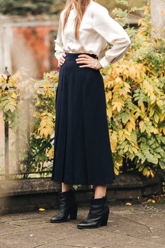 Pleated vintage culotte pants.