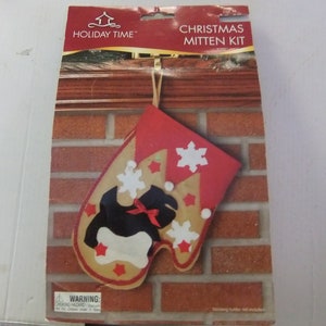 Christmas Mitten Decoration Kit: Black Dog & Bone - Holiday Time