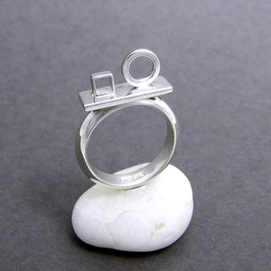 Minimalist Modern Art Ring