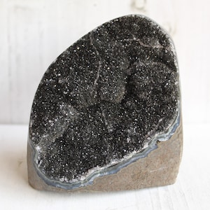 Black Amethyst cut base