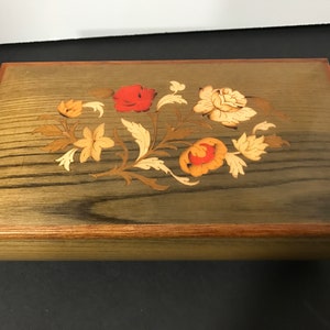 Sorrento Italian Inlaid Music Box Vintage Sankyo