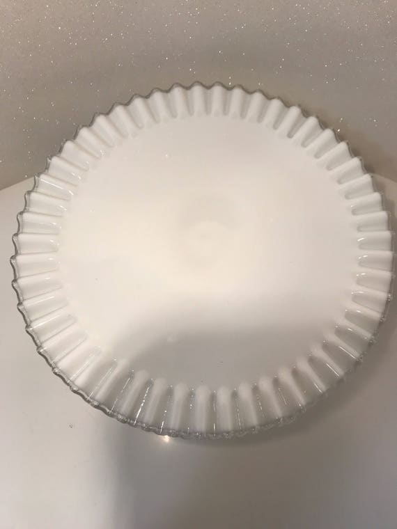 フェントン シルバークレスト ケーキスタンド：ヴィンテージ ミルク