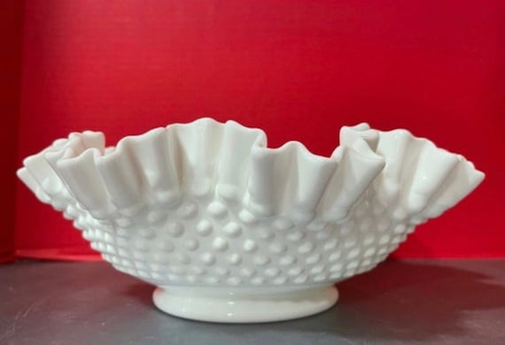 フェントン　ホブネイル　ホワイト　ラージフリルボウル フェントン ホブネイル ホワイト ラージフリルボウル