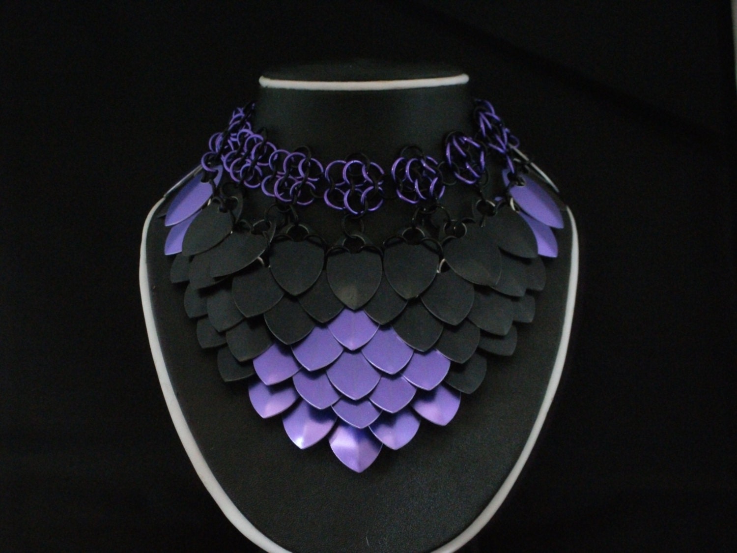 Mythical Scale Necklace – Handmade Scalemaille Jewelry – Fantasy Statement Necklace – Alt Fashion Accessory – Dragon Armor Chain