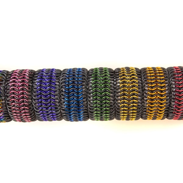 Manchette en cotte de mailles extensible faite main - Tissage européen 6 en 1 - Aluminium anodisé et caoutchouc - Bracelet unisexe flexible audacieux
