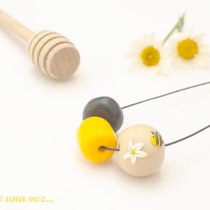 Necklace bee, clay necklace handmade, bee handmade, original necklace, original bee, original gifts for woman.