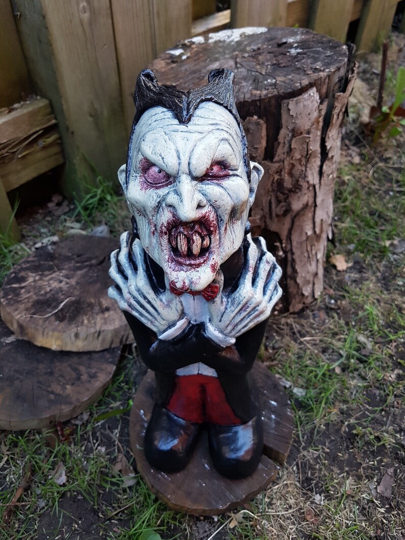 Count Gnomula Toothy Teeth image 0