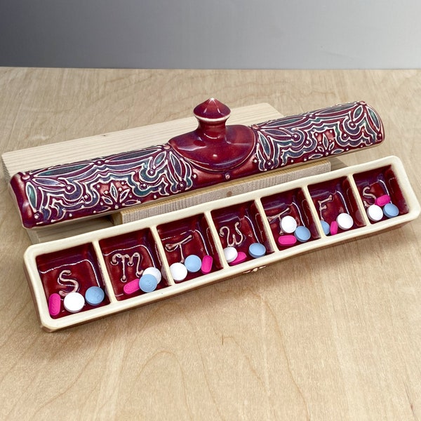 7 Day Pill Box - Ceramic Pill Case - Floral Design - Slip Trailed Pottery