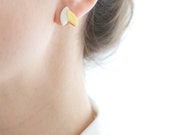 Spring leaves, small white & gold stud earrings