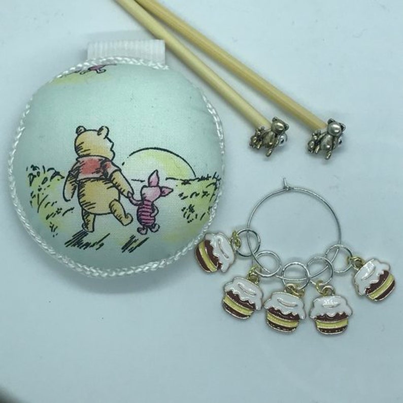 Winnie the Pooh Gift Set includes 23cm 4mm knitting needles and wrist pin cushion