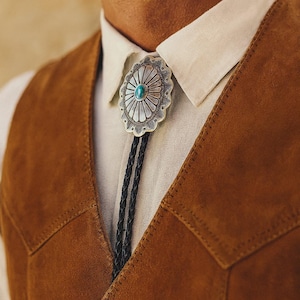 Southwestern Bolo Tie : Turquoise Stone Cabochon, Leather Cord