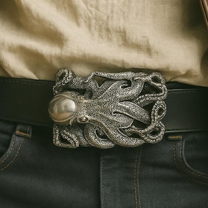 Vintage Silver Octopus Belt Buckle: Intricate Tentacle Design