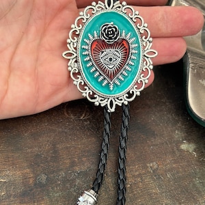 Handgjord Sacred Heart Bolo Slips: Alla hjärtans dag turkosrosa, läder westernkläder