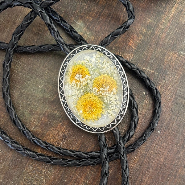 One of a Kind Pressed Flower Bolo Tie - Sunflower Dried Flower Encased Queen Anne's Lace Lariat Necklace Womens Yellow Pendant Cameo Western