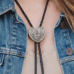 Silver Heart Bolo Tie - Handmade Western Gifts for Him Leather Necktie Accessories Women&#39;s Rodeo Gear Girls Flower Rose Necklace Bola Tips